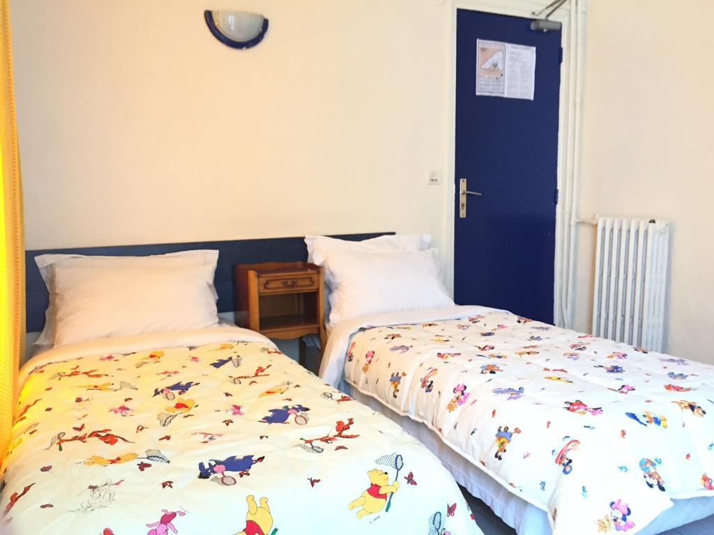 Hotel Du Metro Paris Room photo